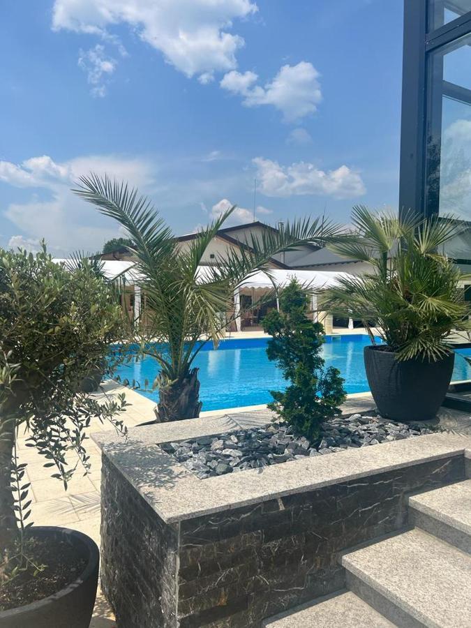 טרגובישטה Hotel Del Ponte מראה חיצוני תמונה