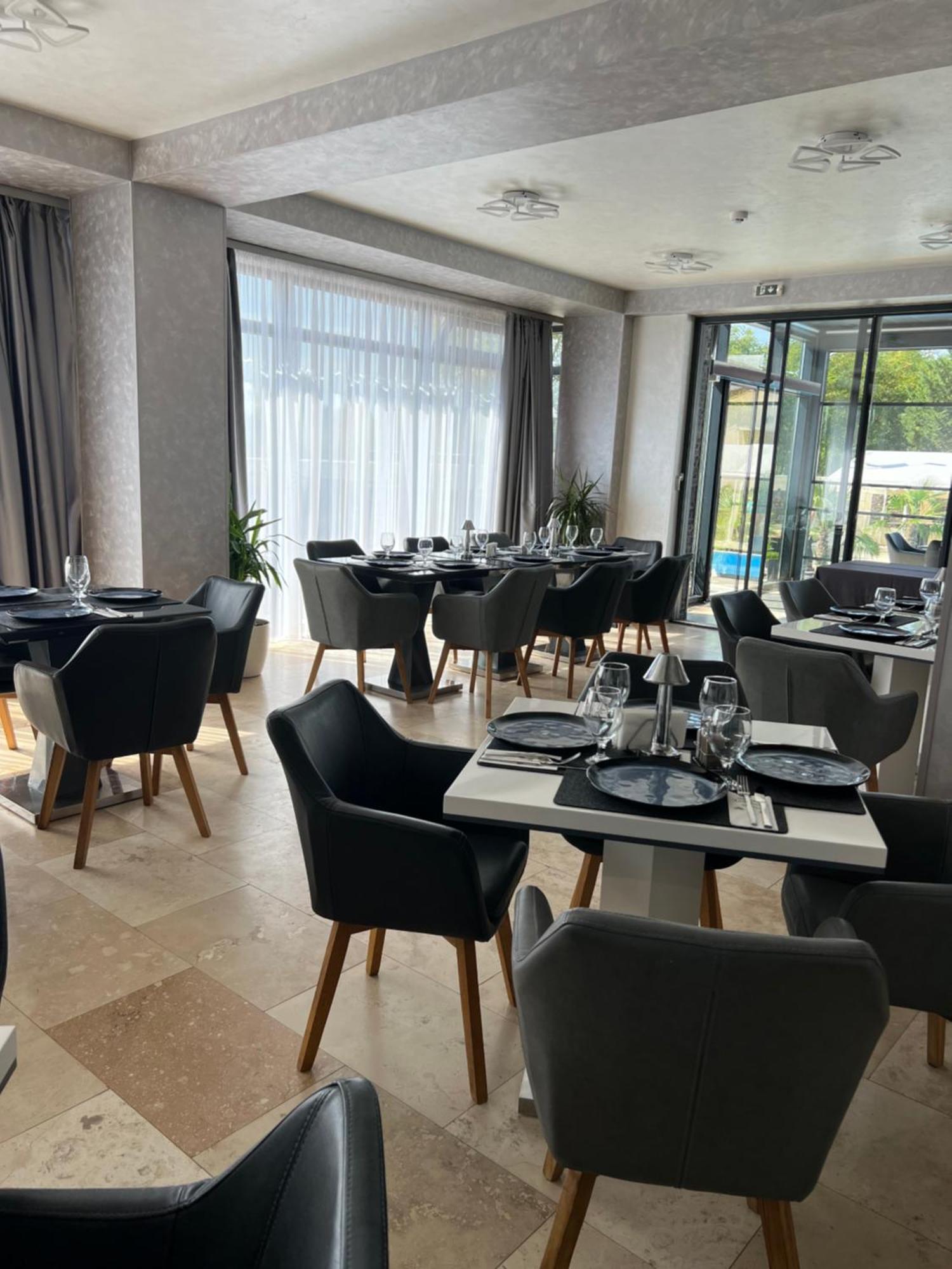 טרגובישטה Hotel Del Ponte מראה חיצוני תמונה